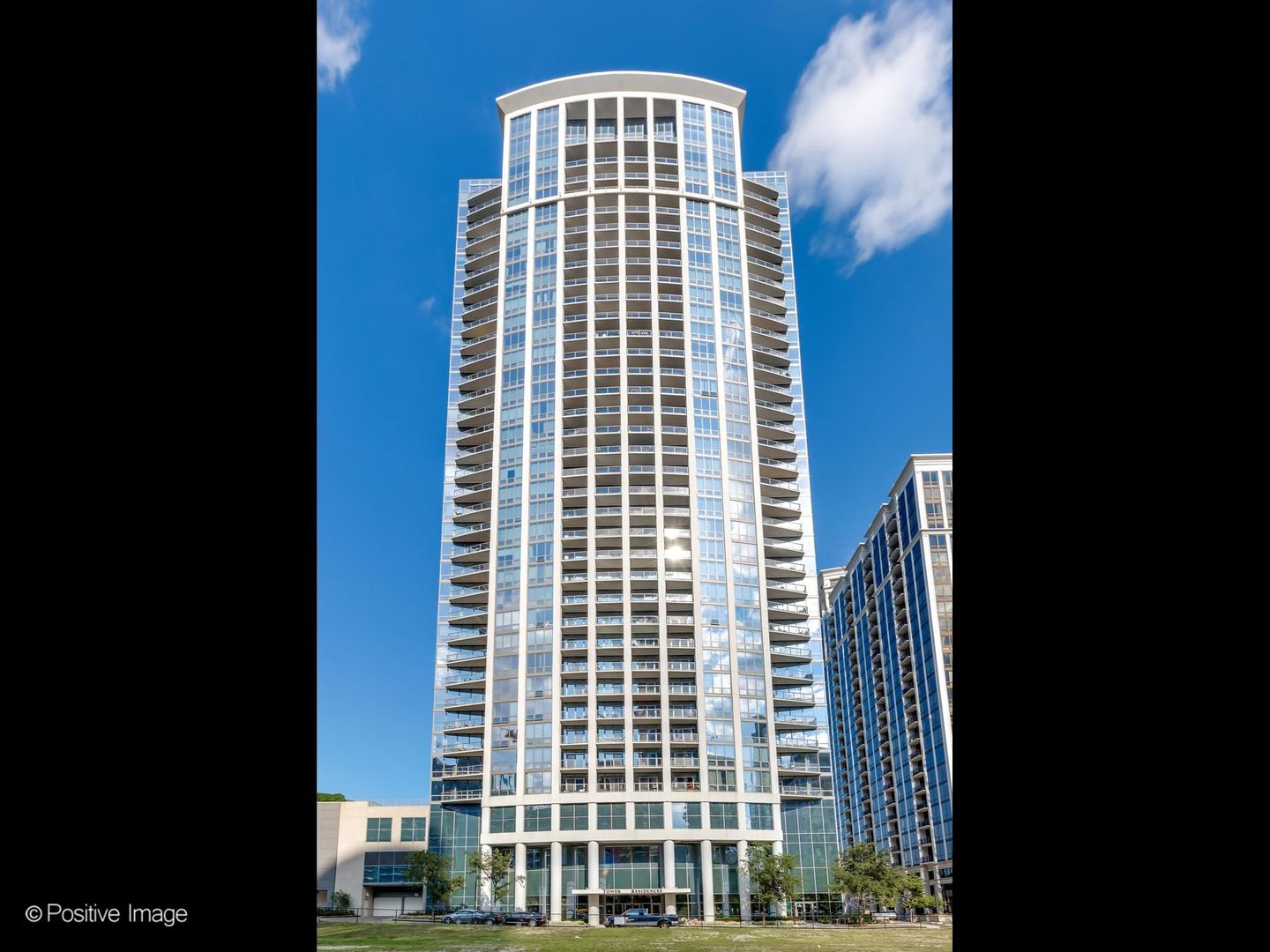 Homes for sale in Chicago, IL | 1235 S Prairie Ave #1404, Chicago, IL 60605 | MLS# 12654488