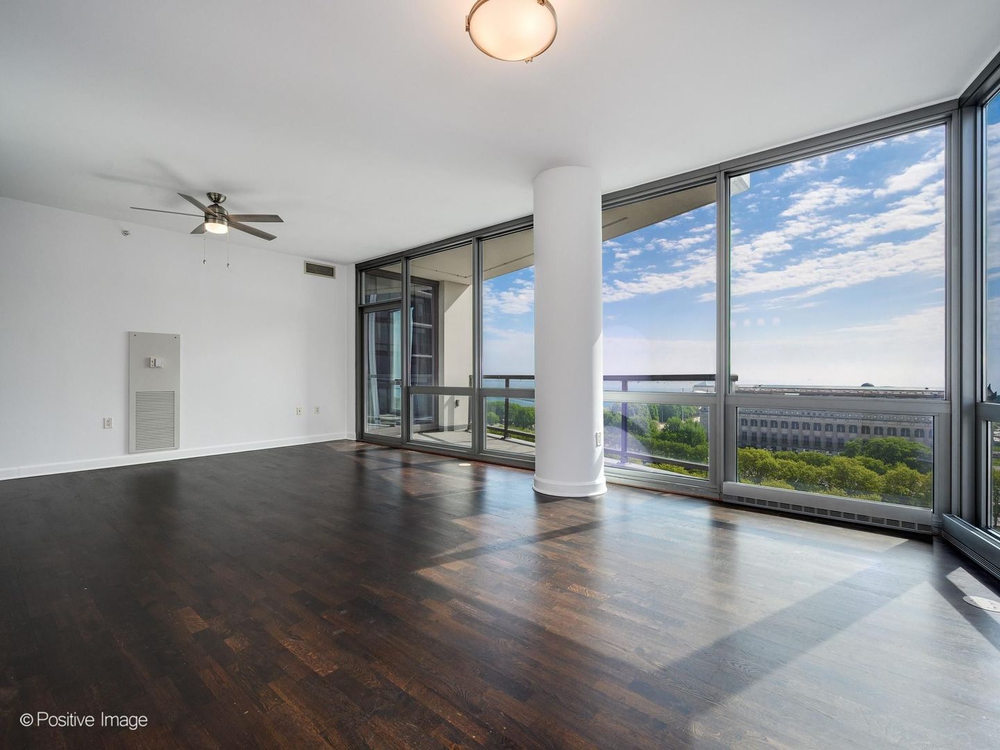 Homes for sale in Chicago, IL | 1235 S Prairie Ave #1404, Chicago, IL 60605 | MLS# 12654488
