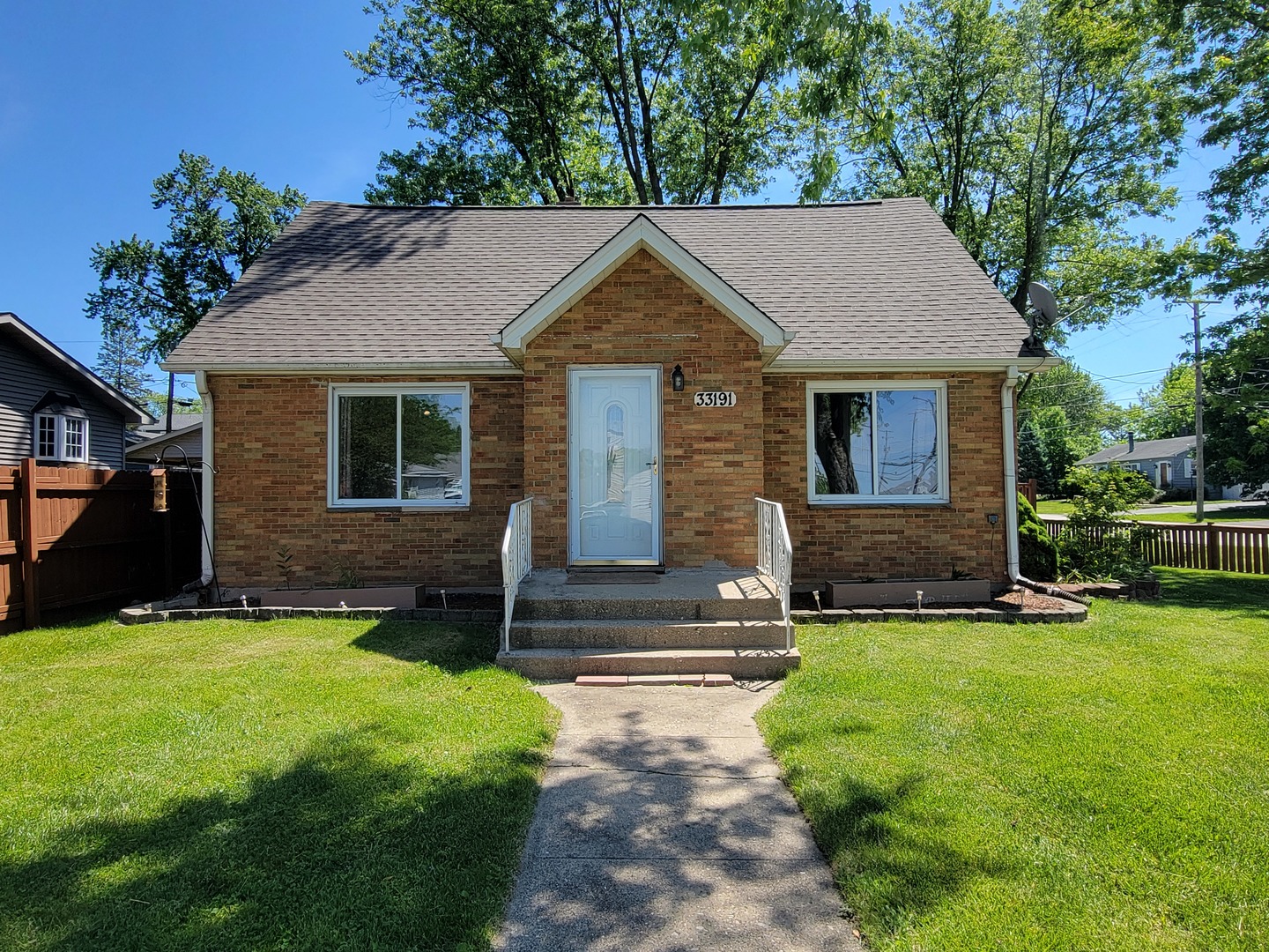 Homes for sale in Grayslake, IL | 33191 N Sunset Ave, Grayslake, IL 60030 | MLS# 12654553