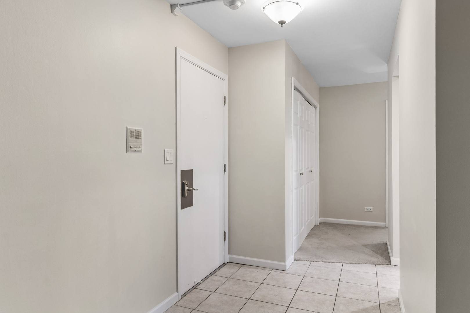 Homes for sale in Glen Ellyn, IL | 460 Raintree Ct #2N, Glen Ellyn, IL 60137 | MLS# 12654597