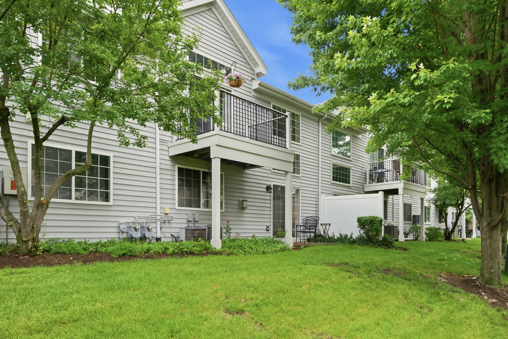 Homes for sale in Aurora, IL | 2290 Scott Lane, Aurora, IL 60502 | Houzeo