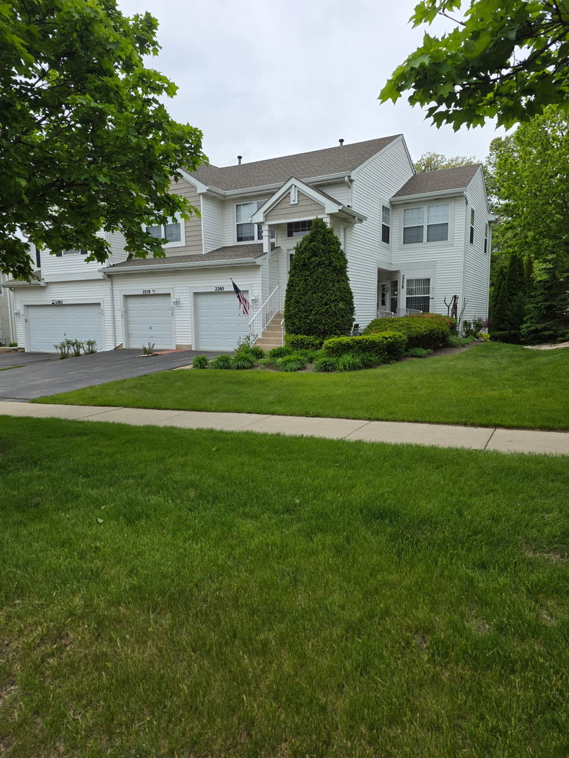 Homes for sale in Carpentersville, IL | 2260 Woodside Dr, Carpentersville, IL 60110 | MLS# 12654709