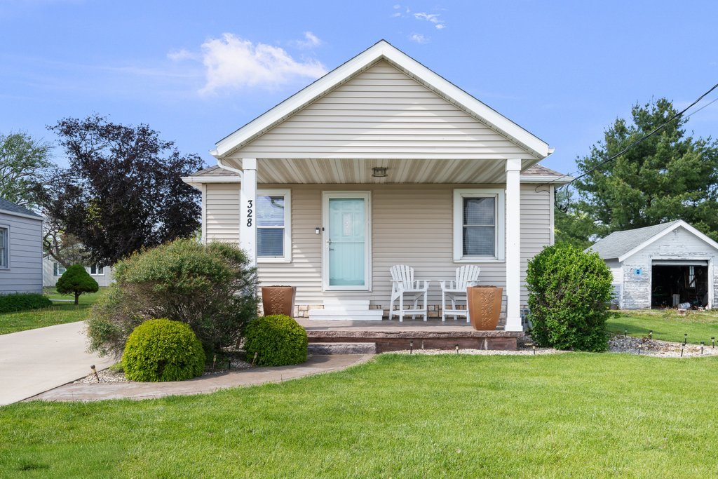 Homes for sale in Kewanee, IL | 328 E South St, Kewanee, IL 61443 | MLS# 12654846