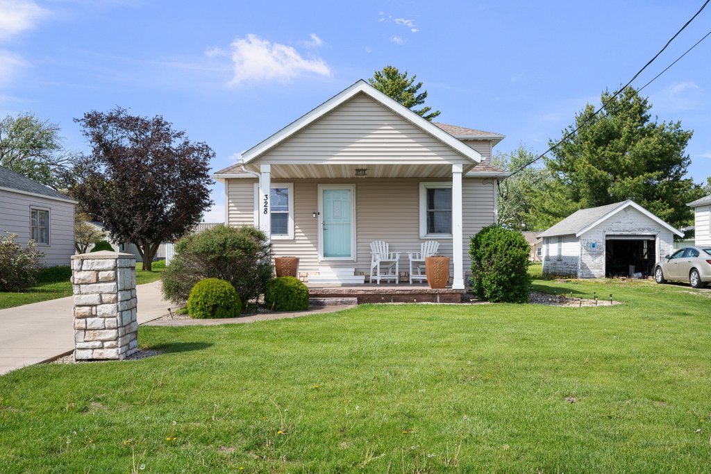 Homes for sale in Kewanee, IL | 328 E South St, Kewanee, IL 61443 | MLS# 12654846