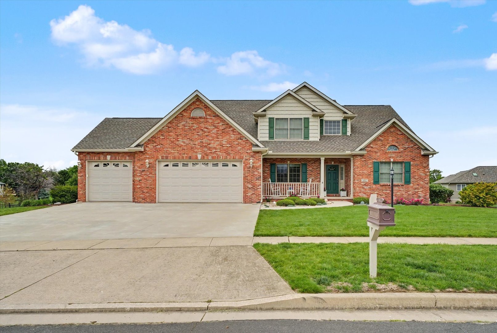 Homes for sale in Mahomet, IL | 1402 Alydar Dr, Mahomet, IL 61853 | MLS# 12654926