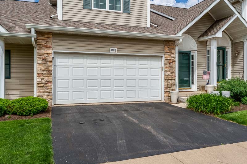 Homes for sale in Loves Park, IL | 4128 Riverwood Dr, Loves Park, IL 61111