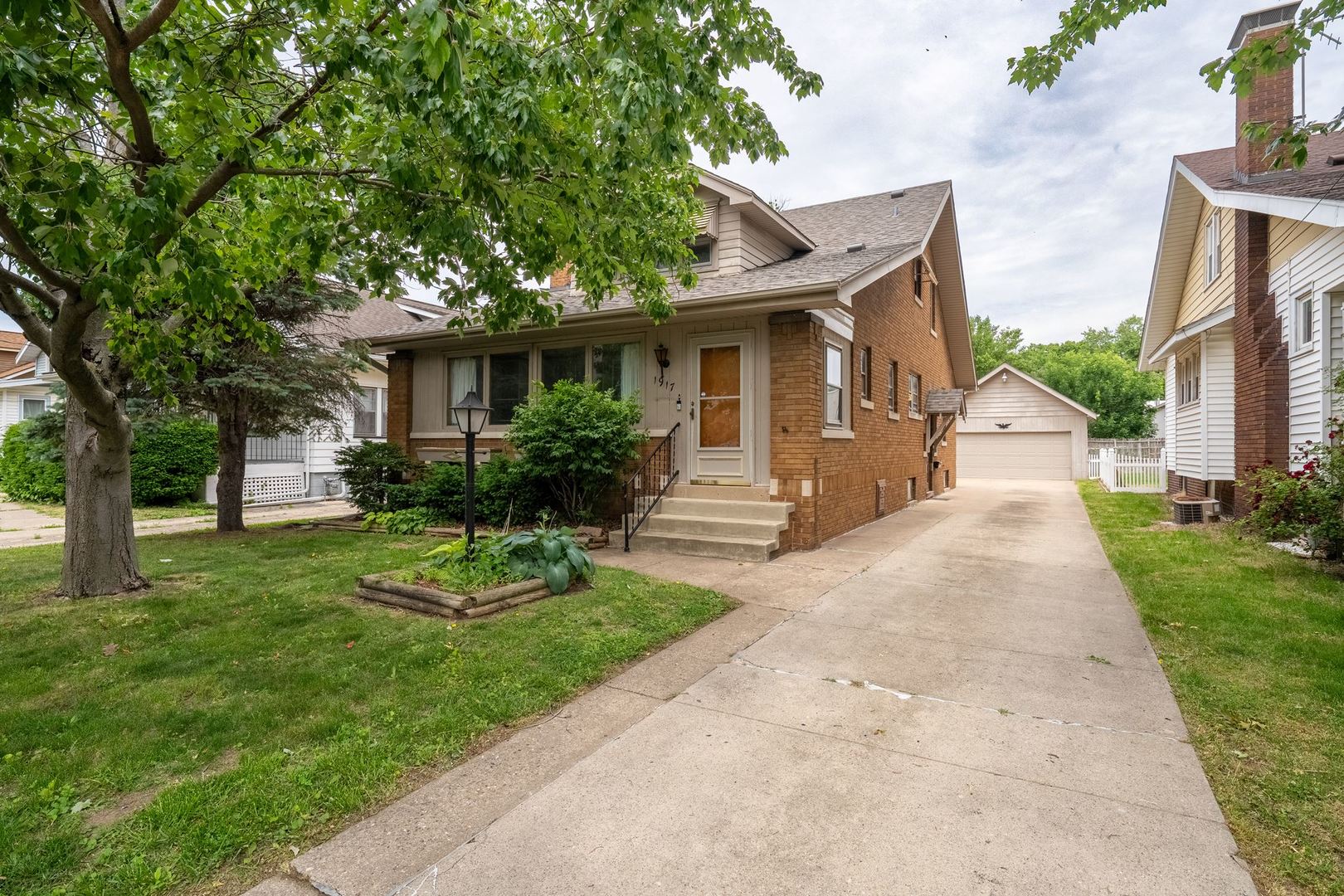 Homes for sale in West Peoria, IL | 1917 W Callender Ave, West Peoria, IL 61604 | MLS# 12655147