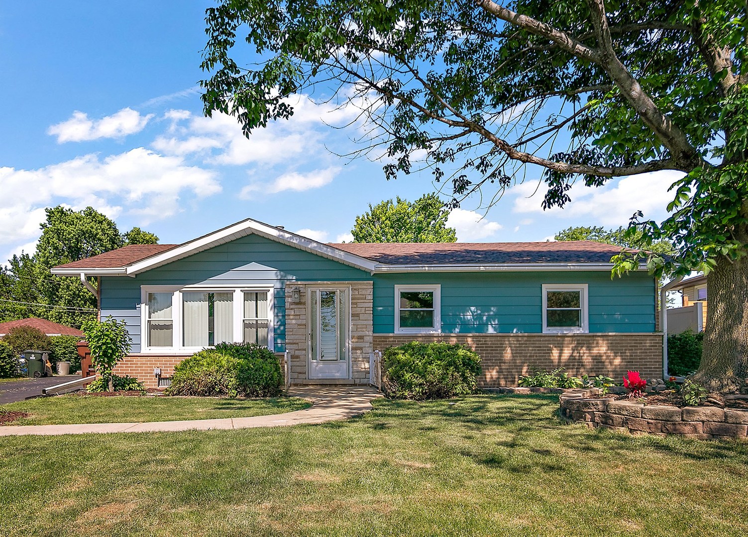 Homes for sale in Oak Forest, IL | 16045 Debra Dr, Oak Forest, IL 60452 | MLS# 12655226