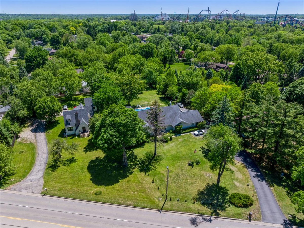 Homes for sale in Gurnee, IL | 5045 Grand Ave, Gurnee, IL 60031 | MLS# 12655344
