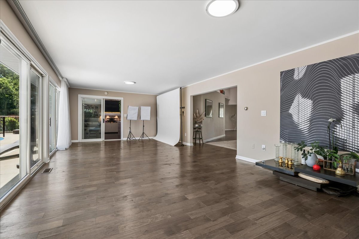 Homes for sale in Gurnee, IL | 5045 Grand Ave, Gurnee, IL 60031 | MLS# 12655344