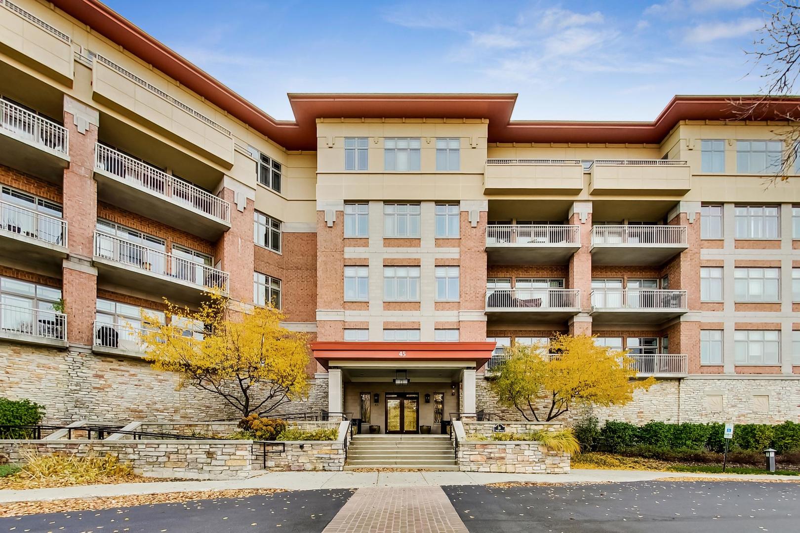 Homes for sale in Wheeling, IL | 45 Prairie Park Dr #308, Wheeling, IL 60090 | MLS# 12655399