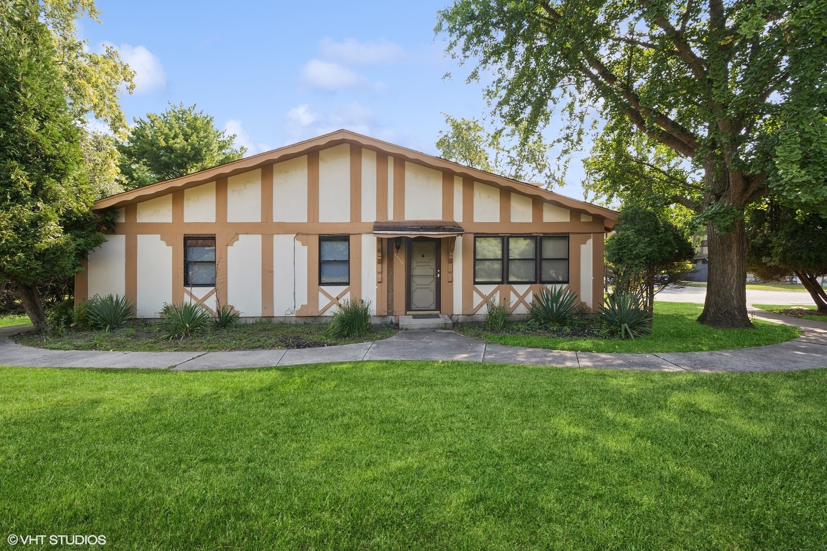 Homes for sale in Country Club Hills, IL | 19128 S Pine Dr #19128, Country Club Hills, IL 60478 | MLS# 12655834