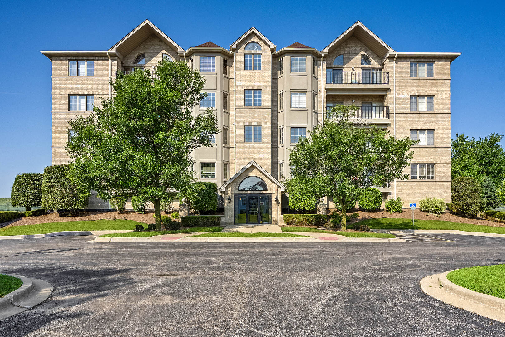 image of 8505 Woodward Ave #102, Woodridge, IL 60517 | MLS# 12655842