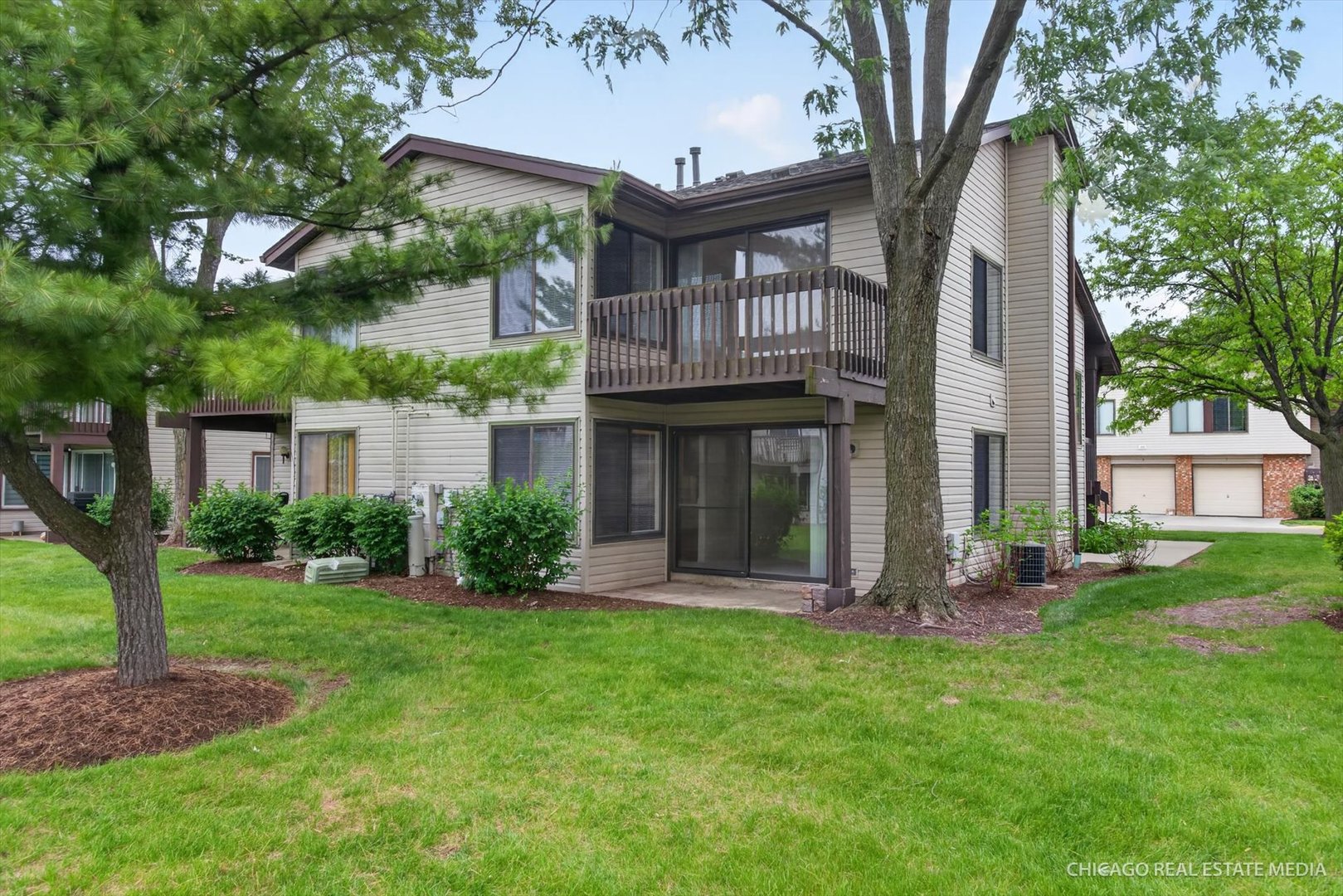 Homes for sale in Hanover Park, IL | 1326 Kingsbury Dr #6, Hanover Park, IL 60133 | MLS# 12656475