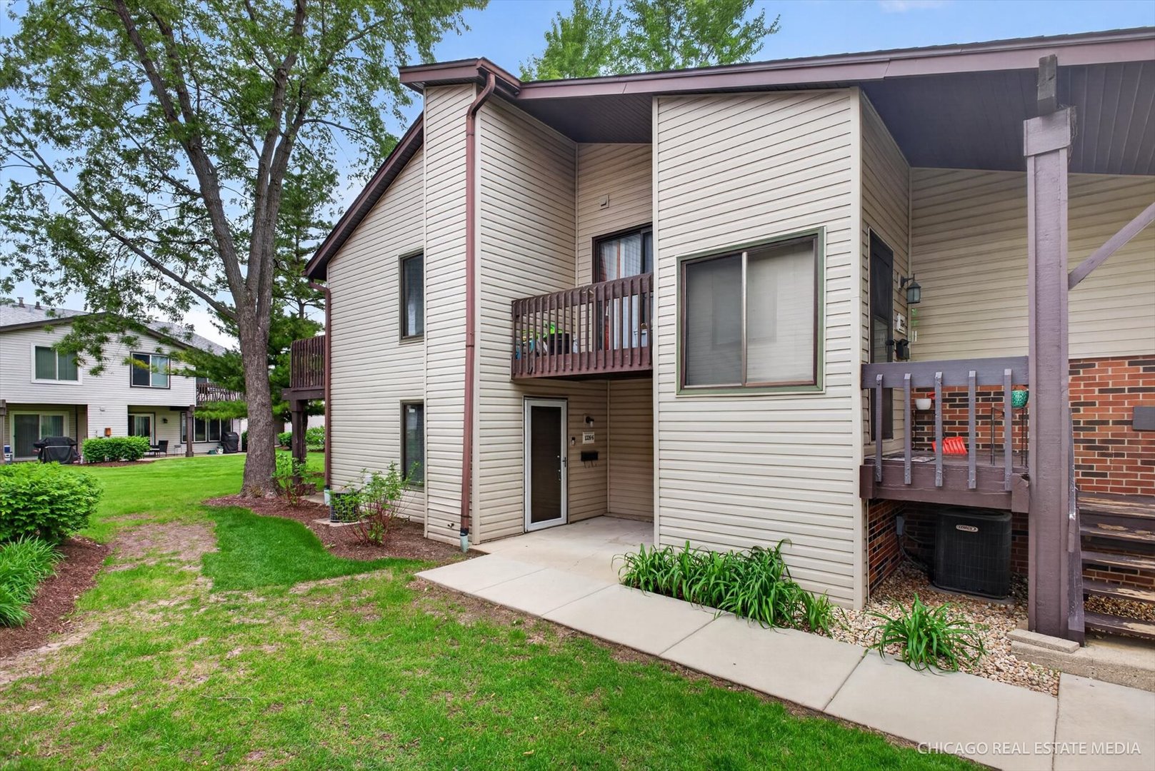 Homes for sale in Hanover Park, IL | 1326 Kingsbury Dr #6, Hanover Park, IL 60133 | MLS# 12656475