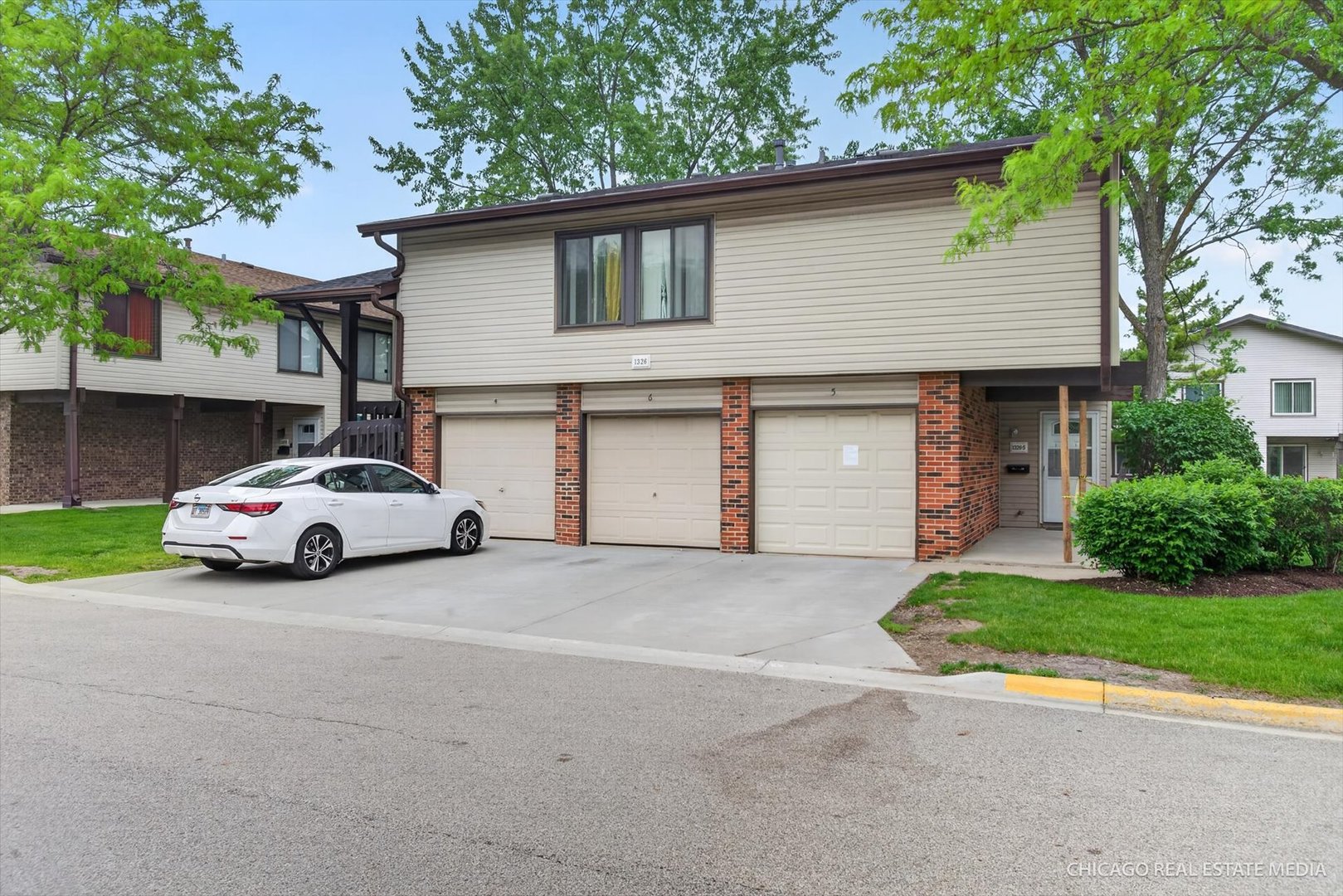 Homes for sale in Hanover Park, IL | 1326 Kingsbury Dr #6, Hanover Park, IL 60133 | MLS# 12656475