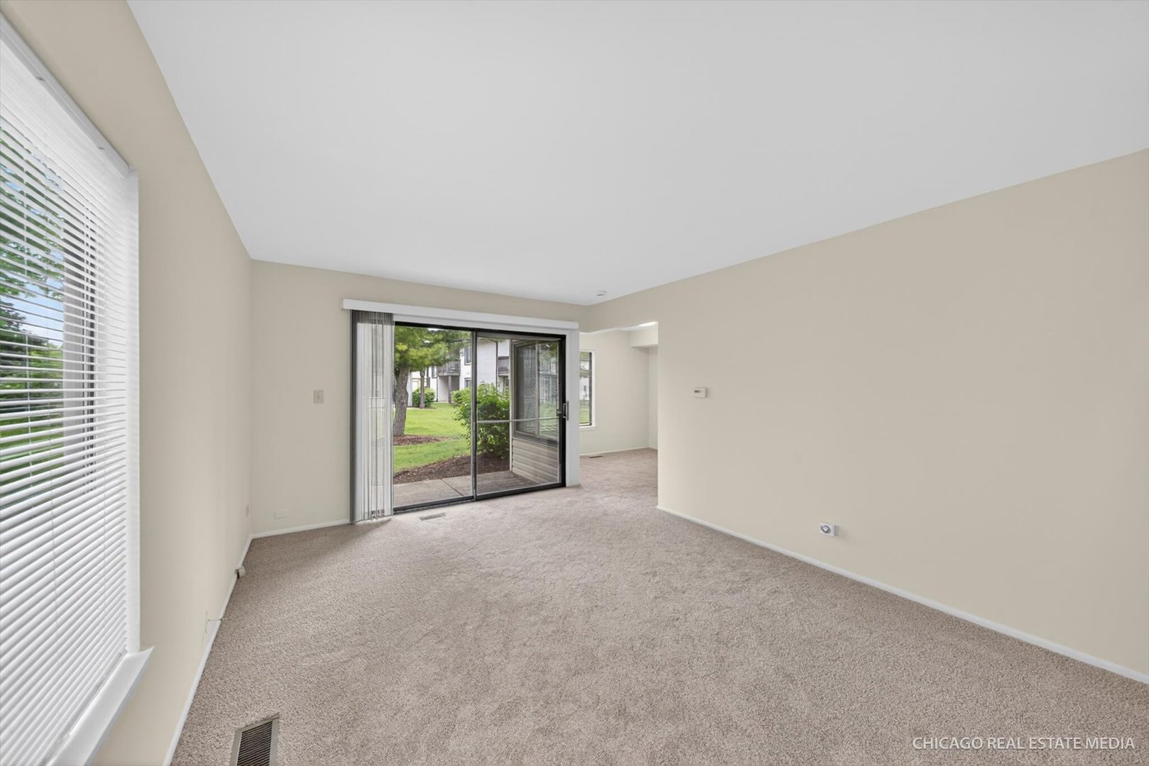 Homes for sale in Hanover Park, IL | 1326 Kingsbury Dr #6, Hanover Park, IL 60133 | MLS# 12656475