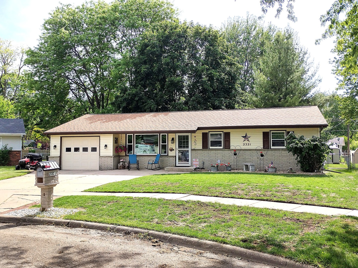 Homes for sale in Loves Park, IL | 2321 Devon Ct, Loves Park, IL 61111 | MLS# 12656484
