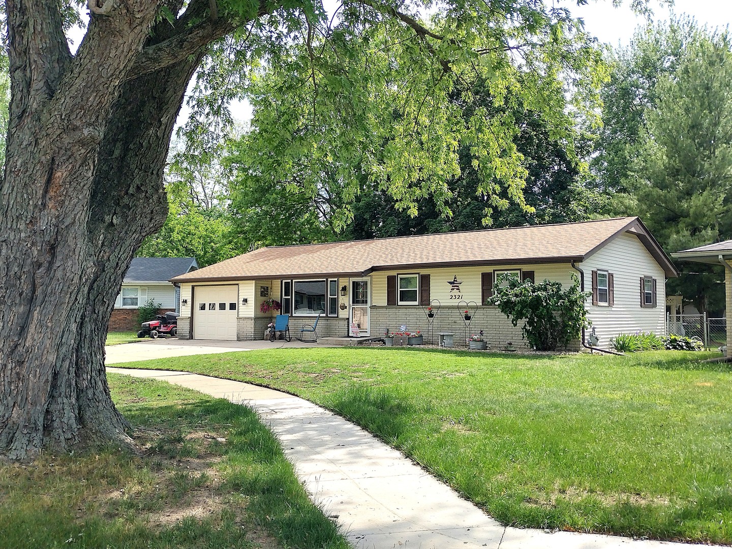Homes for sale in Loves Park, IL | 2321 Devon Ct, Loves Park, IL 61111 | MLS# 12656484