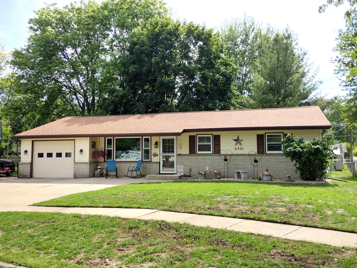 Homes for sale in Loves Park, IL | 2321 Devon Ct, Loves Park, IL 61111 | MLS# 12656484