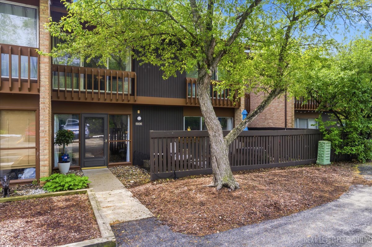 Homes for sale in Lisle, IL | 5936 Greenview Rd #5936, Lisle, IL 60532 | MLS# 12656507