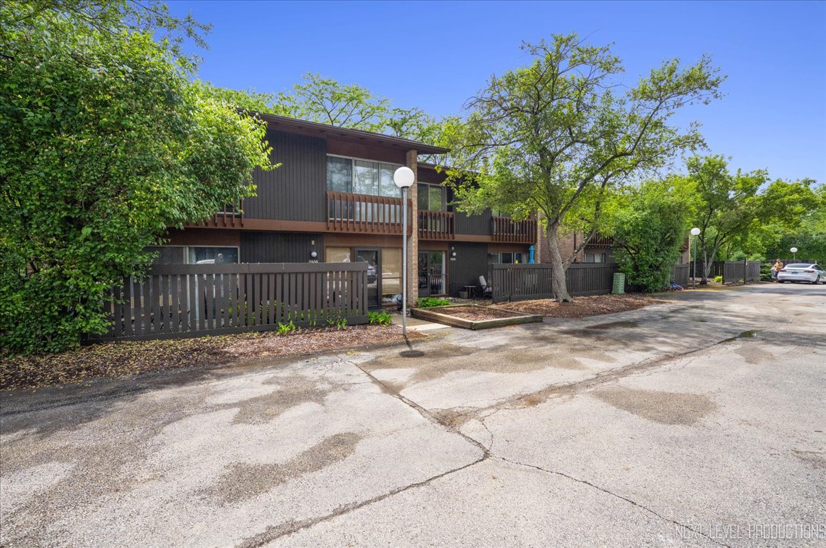 3rd image of 5936 Greenview Rd #5936, Lisle, IL 60532 | MLS# 12656507