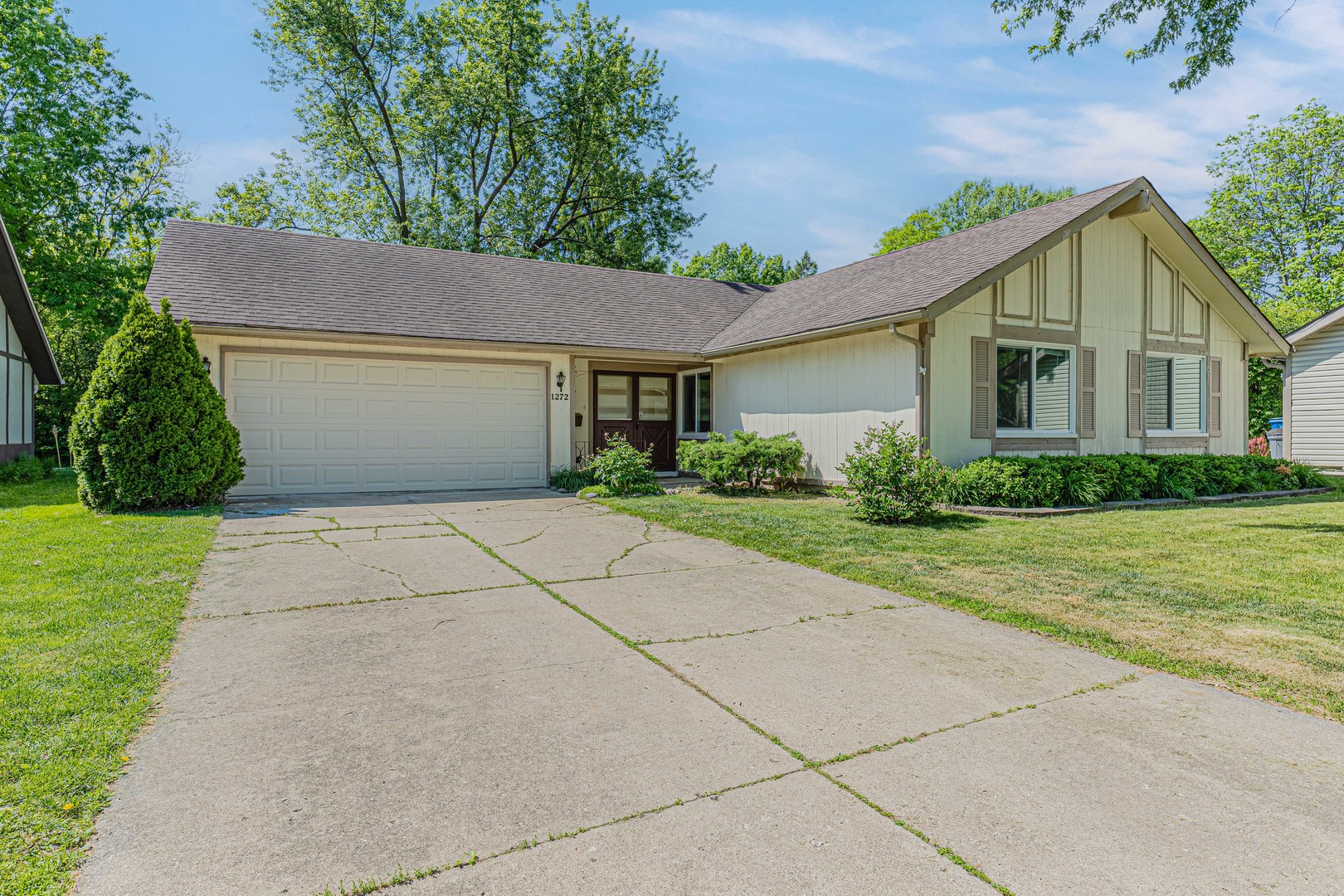 Homes for sale in Hanover Park, IL | 1272 Arlington Dr W, Hanover Park, IL 60133 | MLS# 12656655