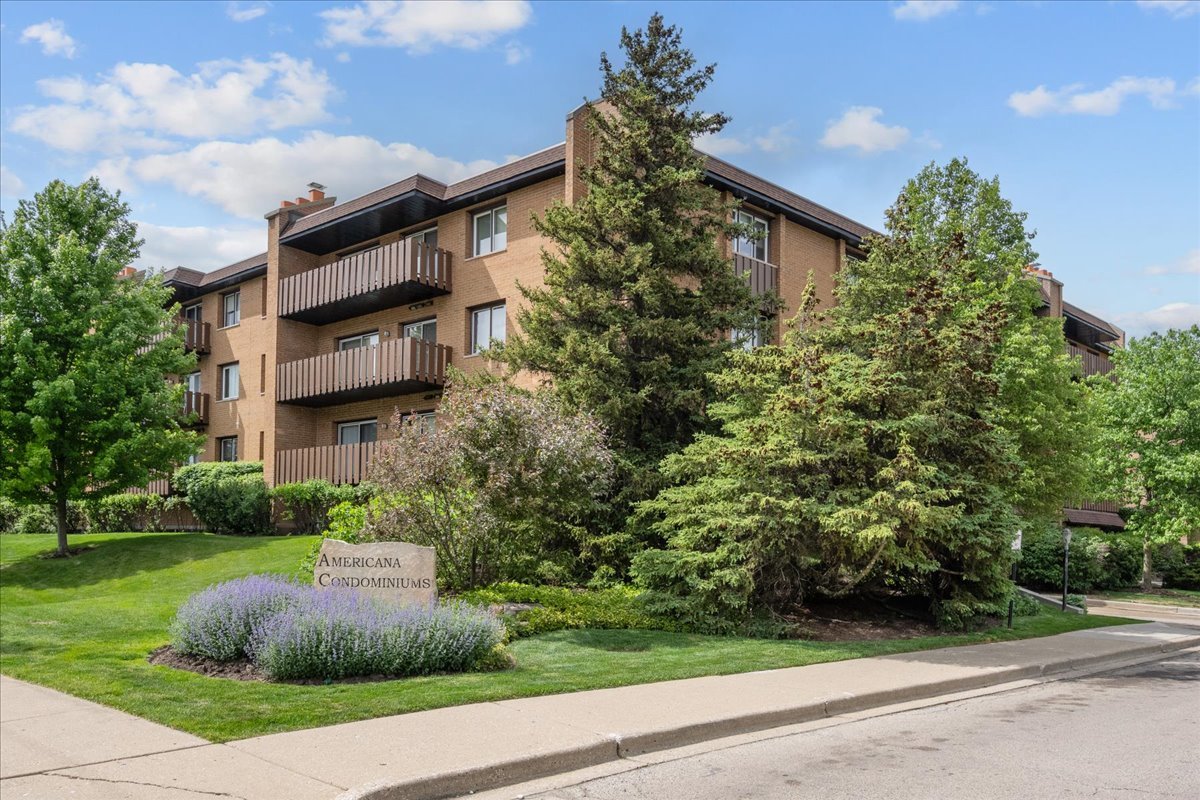 Homes for sale in Highland Park, IL | 1795 Lake Cook Rd #107, Highland Park, IL 60035 | MLS# 12656842
