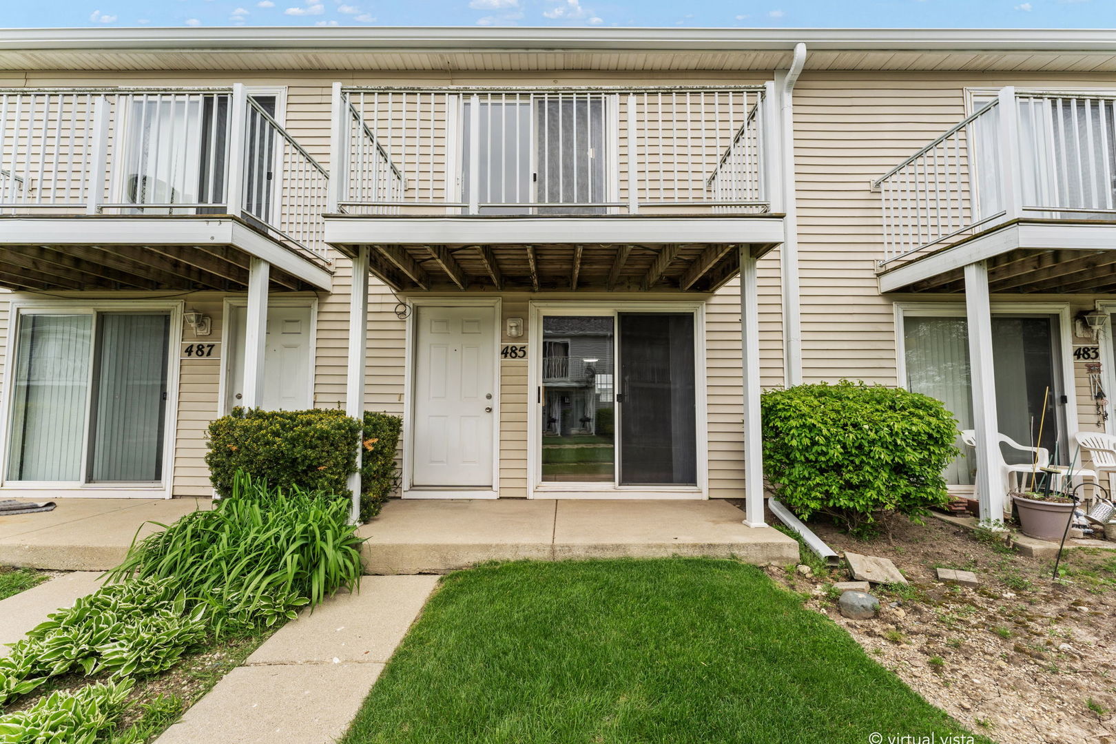 Homes for sale in Round Lake Beach, IL | 485 Meadow Green Ln, Round Lake Beach, IL 60073 | MLS# 12657045