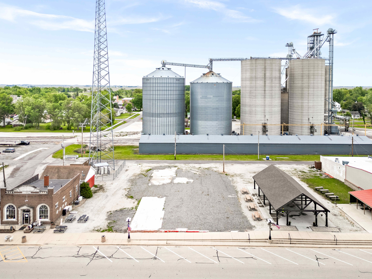 Homes for sale in Colfax, IL | 118 E Main St, Colfax, IL 61728 | MLS# 12657232