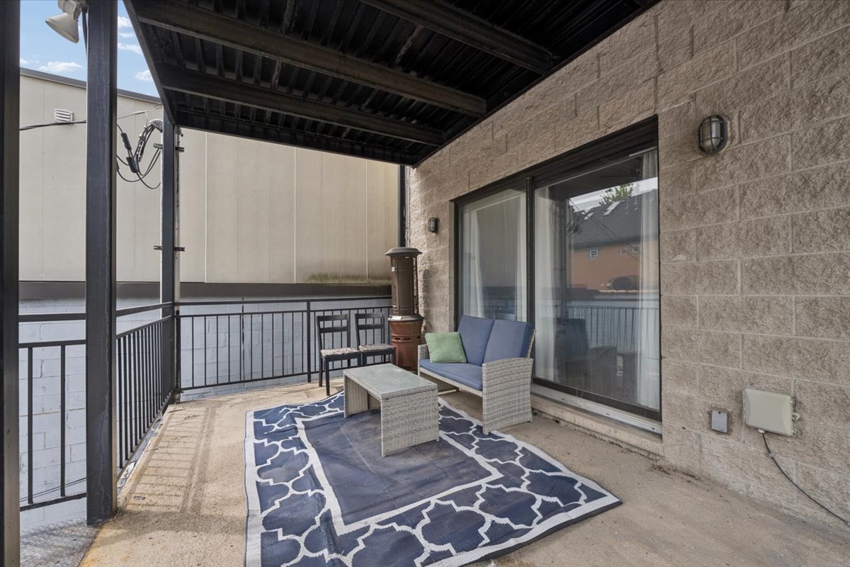 Homes for sale in Chicago, IL | 1909 W North Avenue, Chicago, IL 60622 | Houzeo