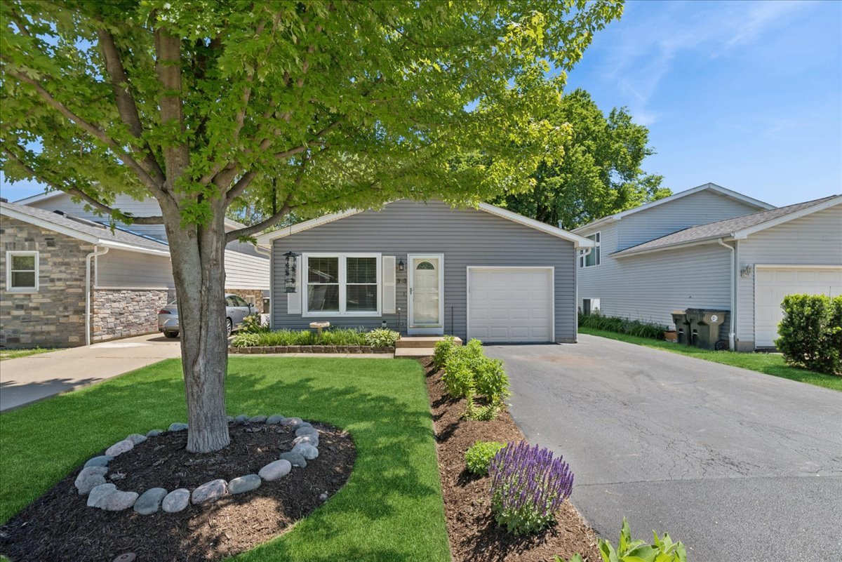 Homes for sale in Round Lake, IL | 313 Maple Ln, Round Lake, IL 60073 | MLS# 12657317