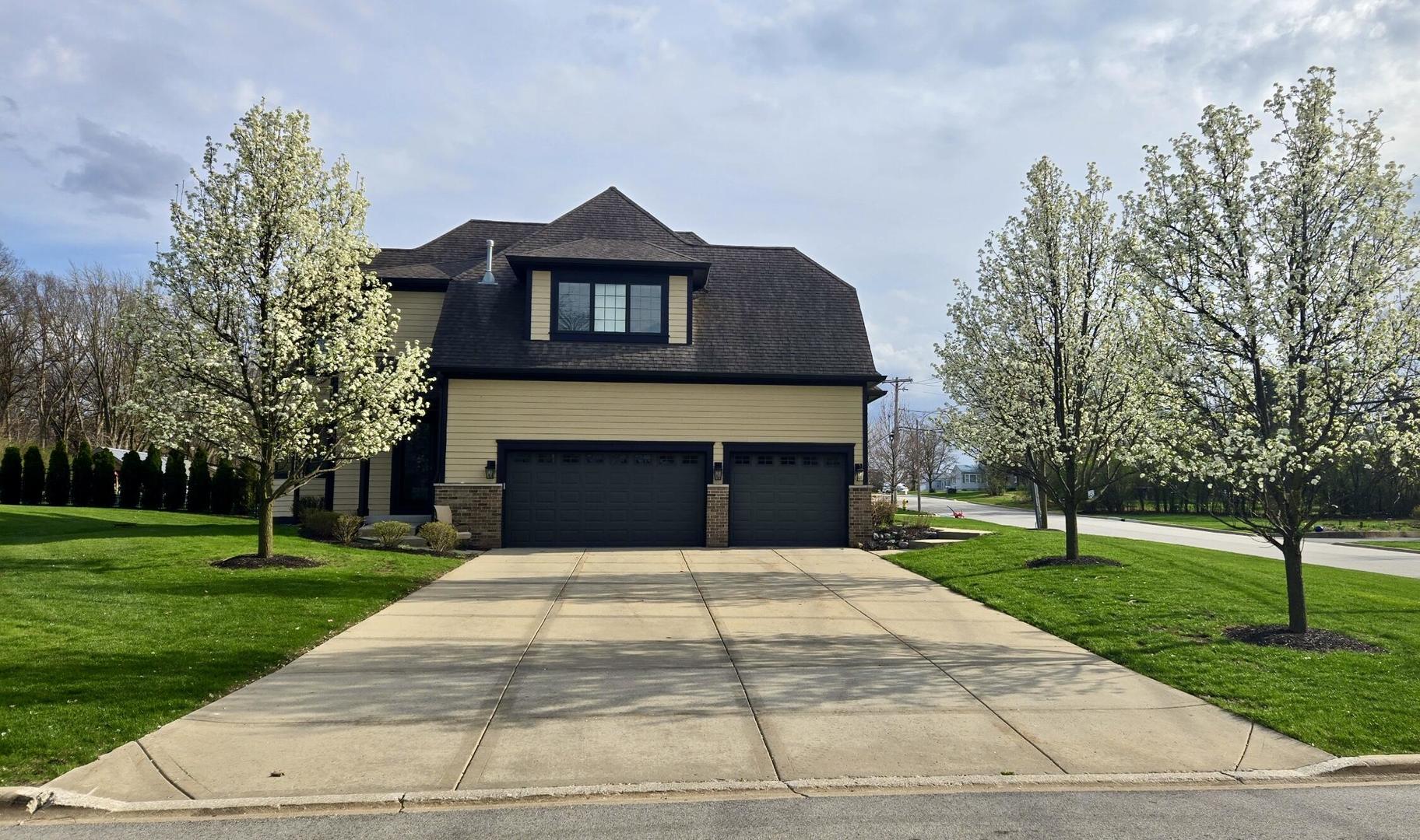 Homes for sale in Countryside, IL | 6701 Sunset Ave, Countryside, IL 60525 | MLS# 12657372