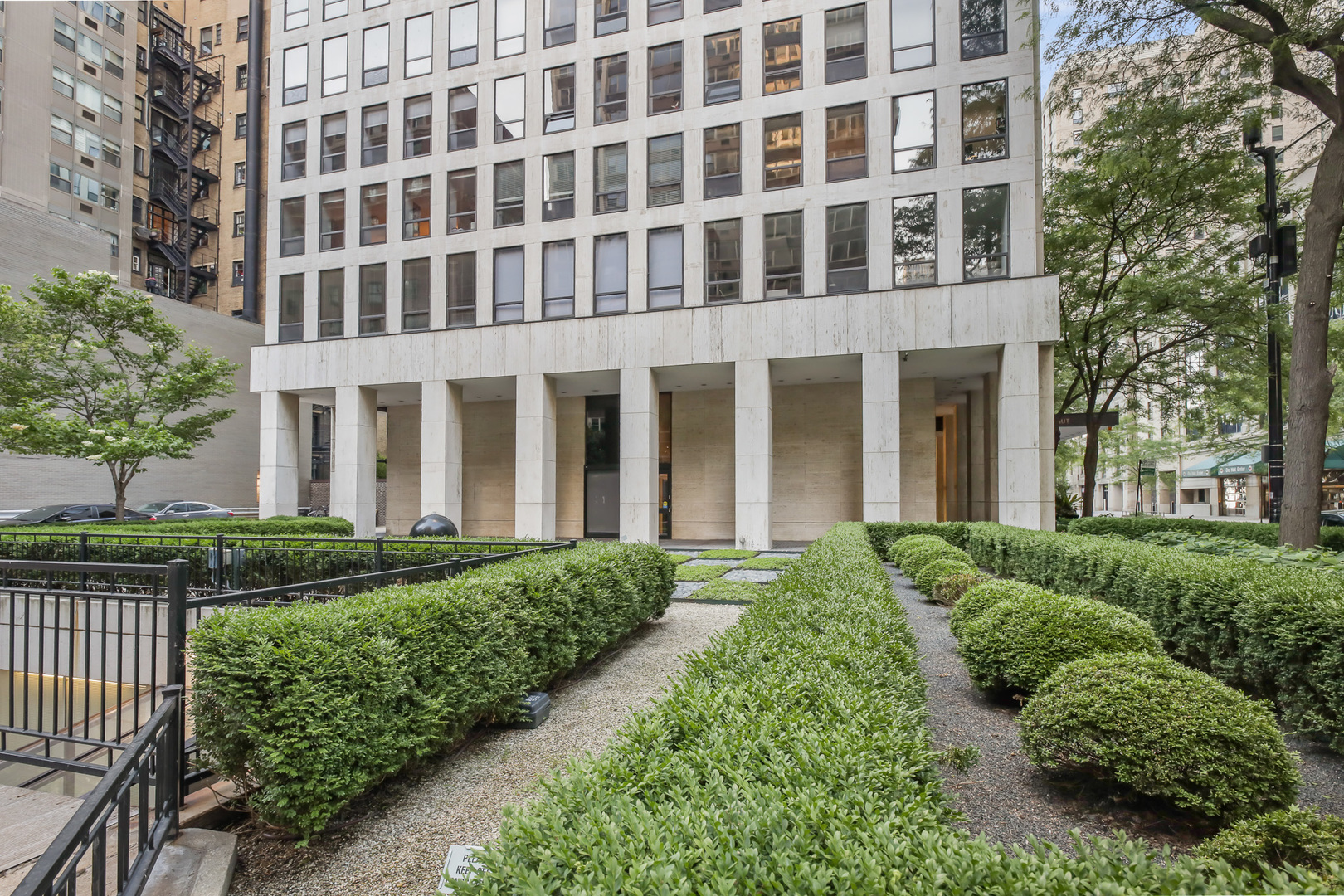 Homes for sale in Chicago, IL | 260 E Chestnut St, Chicago, IL 60611