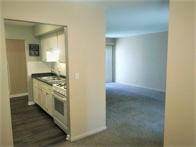 Homes for sale in Woodridge, IL | 2275 Country Club Drive, Woodridge, IL 60517 | Houzeo