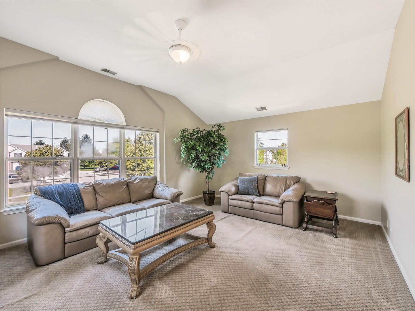 3rd image of 7323 Grandview Ct, Carpentersville, IL 60110