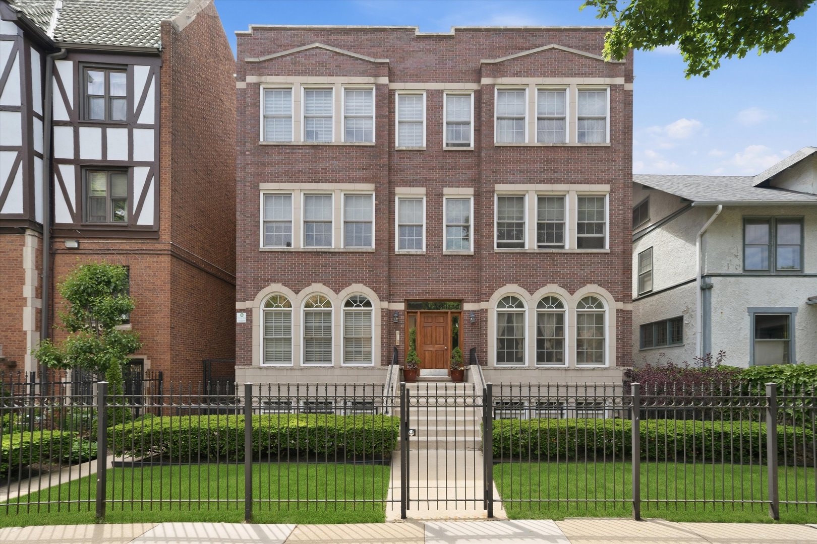 Homes for sale in Chicago, IL | 7018 N Ashland Blvd #1N, Chicago, IL 60626 | MLS# 12657698