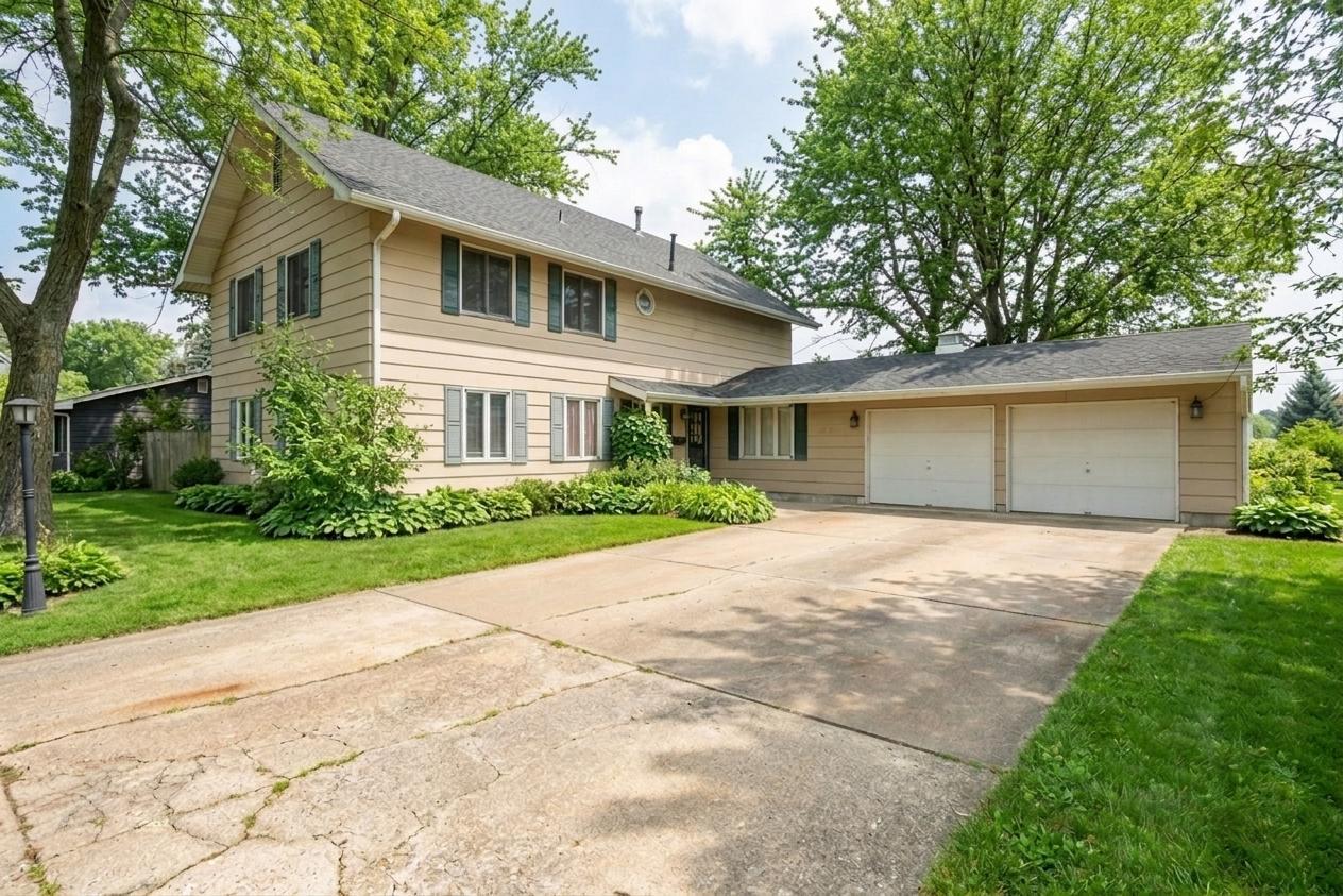 Homes for sale in De Kalb, IL | 181 Tilton Park Dr, De Kalb, IL 60115 | MLS# 12657956