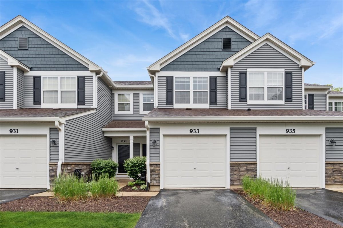 Homes for sale in Naperville, IL | 933 Genesee Ct, Naperville, IL 60563 | MLS# 12658061