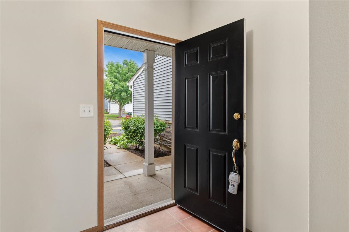 Homes for sale in Naperville, IL | 933 Genesee Ct, Naperville, IL 60563 | MLS# 12658061