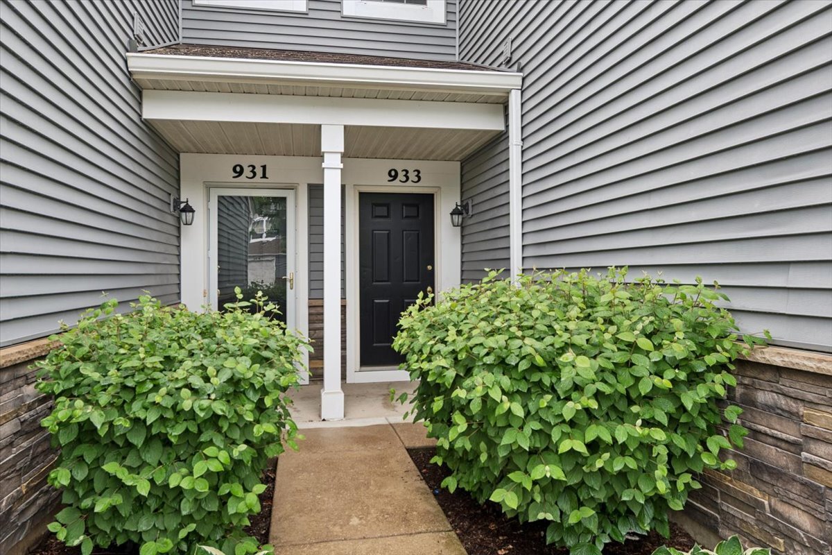 Homes for sale in Naperville, IL | 933 Genesee Ct, Naperville, IL 60563 | MLS# 12658061