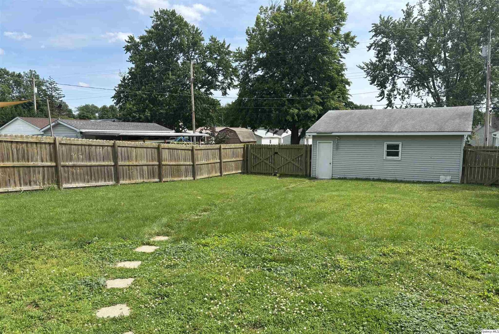 Homes for sale in Quincy, IL | 2514 College Ave, Quincy, IL 62301 | MLS# 12658239
