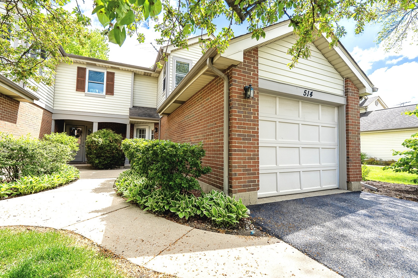 Homes for sale in Arlington Heights, IL | 514 E Windgate Ct #2D5, Arlington Heights, IL 60005 | MLS# 12658289