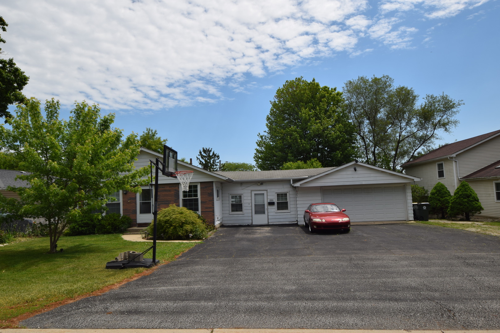 Homes for sale in Round Lake Beach, IL | 1531 N East End Ave, Round Lake Beach, IL 60073 | MLS# 12658293