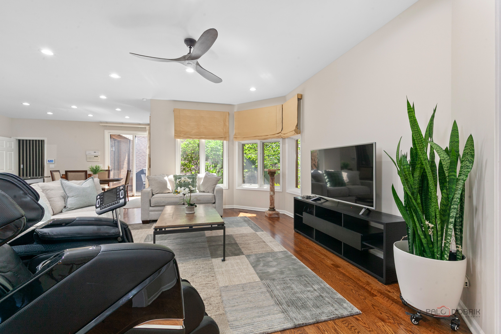 Homes for sale in Hinsdale, IL | 1302 Hawthorne Ln #1302, Hinsdale, IL 60521 | MLS# 12658295