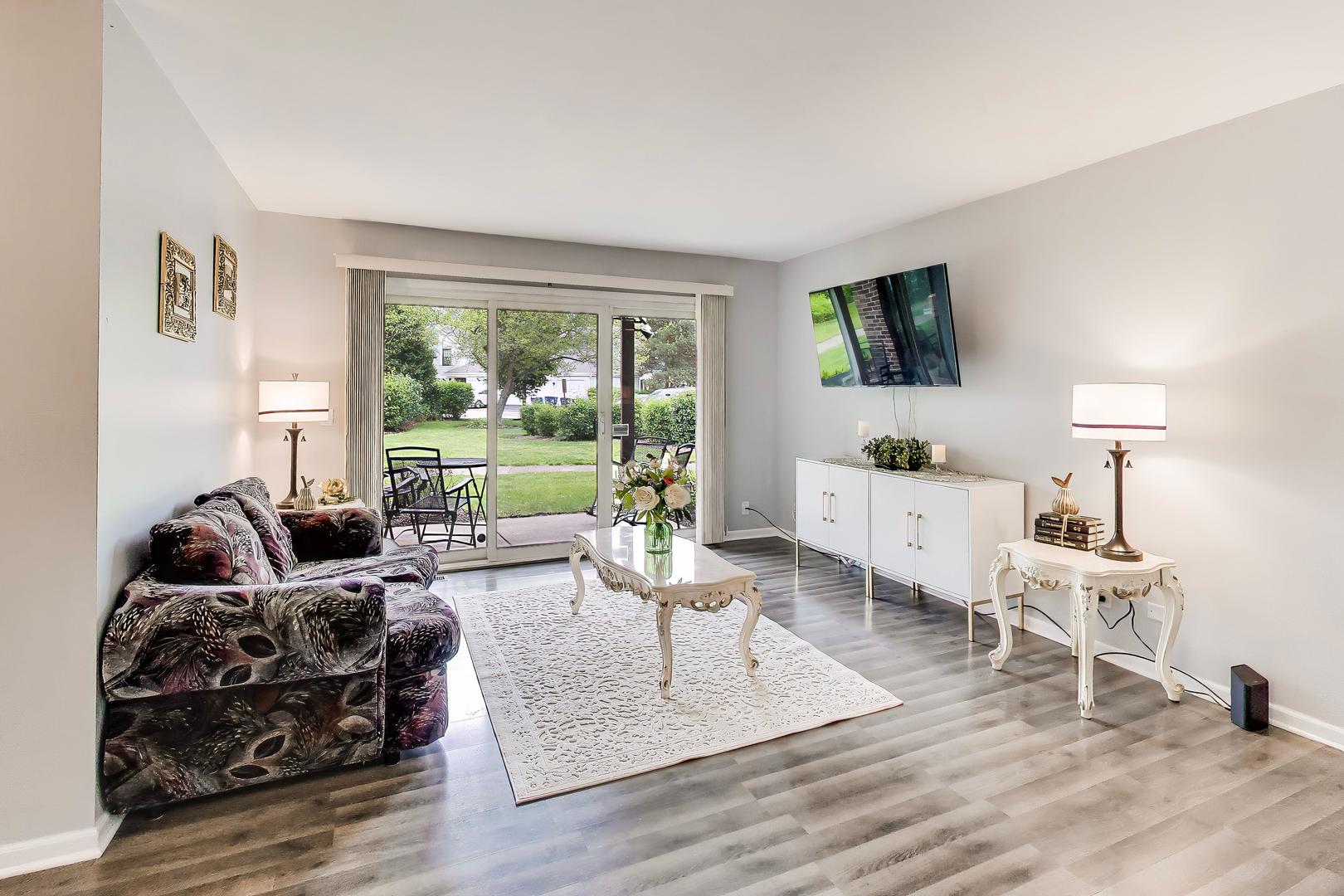4th image of 1264 Williamsburg Dr #D1, Schaumburg, IL 60193 | MLS# 12658385