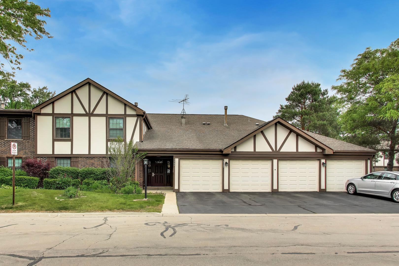 Homes for sale in Schaumburg, IL | 1264 Williamsburg Dr #D1, Schaumburg, IL 60193 | MLS# 12658385
