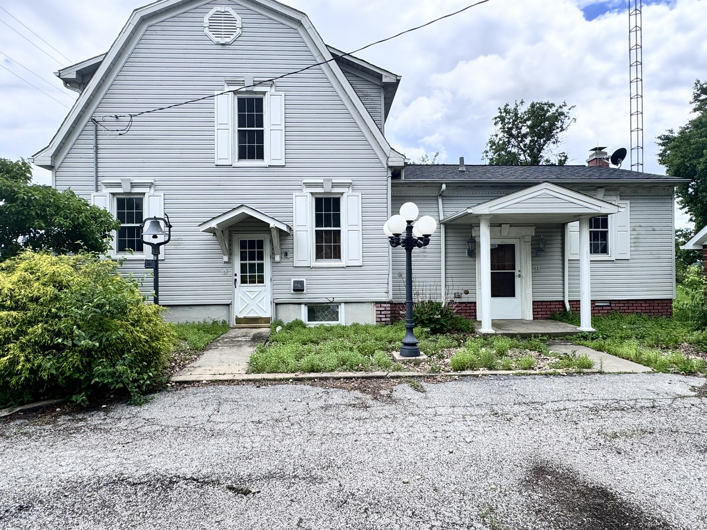 Homes for sale in Sandoval, IL | 5175 Us Hwy 51, Sandoval, IL 62882 | MLS# 12658424