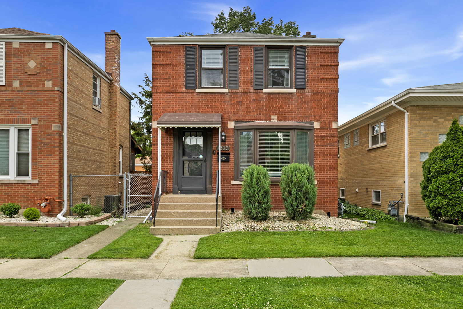 Homes for sale in Brookfield, IL | 4237 Park Ave, Brookfield, IL 60513 | MLS# 12658489