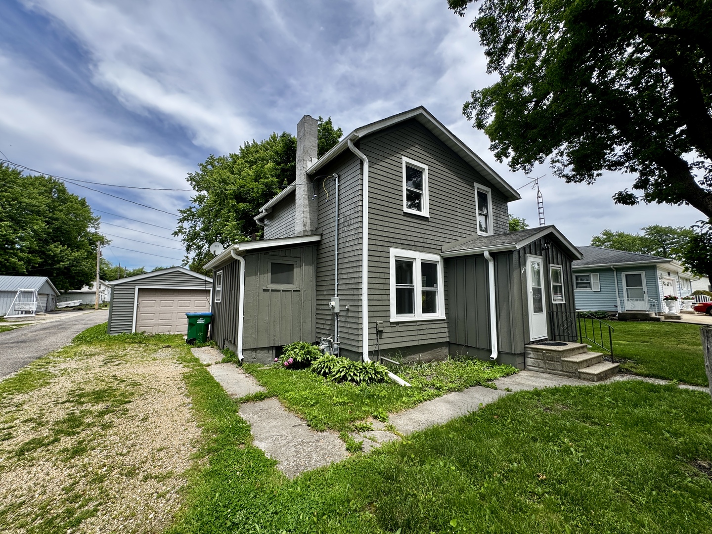 Homes for sale in Mendota, IL | 404 4th St, Mendota, IL 61342 | MLS# 12658720